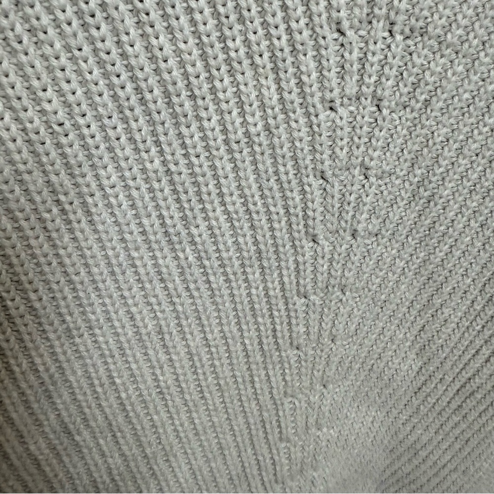 Tentree Highline V-Neck Sweater Light Gray Size Medium Organic Cotton - Picture 5 of 11